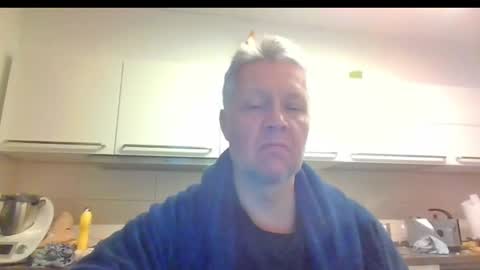 Snapshot of devon_nite chatting on December 21, 1:15 am Devon online show from December 21, 1:15 am