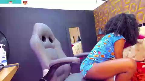 Snapshot of deyy_madisson chatting on December 27, 7:57 pm Madisson online show from December 27, 7:57 pm