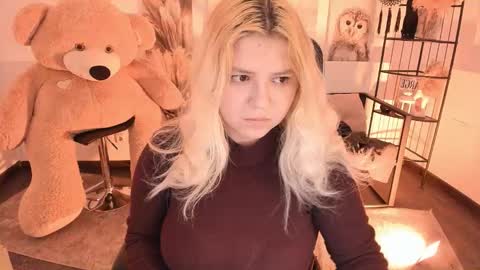 Dia online show from December 19, 8:04 pm