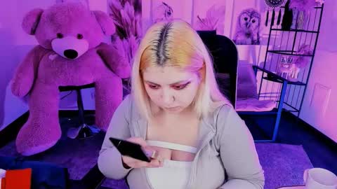 Dia online show from December 5, 11:02 pm