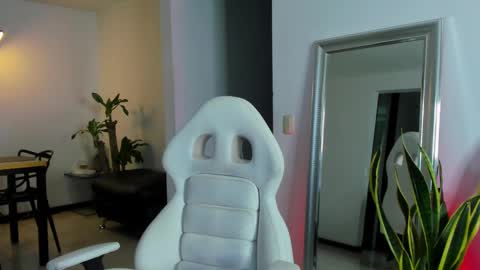 Snapshot of diagostone chatting on January 31, 1:01 am Diego online show from January 31, 1:01 am
