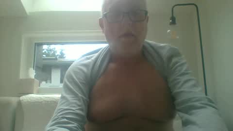 Snapshot of dial76 chatting on December 26, 2:16 pm dial76 online show from December 26, 2:16 pm