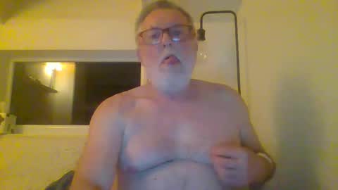 Snapshot of dial76 chatting on February 13, 3:07 am dial76 online show from February 13, 3:07 am