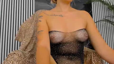 Snapshot of diamond_ava_ chatting on September 23, 8:15 pm Thea online show from September 23, 8:15 pm