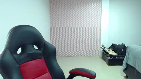 Diamond Boy online show from December 15, 6:15 pm