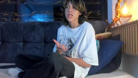 Snapshot of diamond_twink chatting on October 10, 8:13 pm diamond_twink online show from October 10, 8:13 pm
