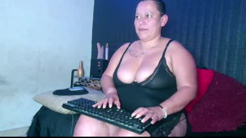 Snapshot of diana_lozano chatting on February 24, 12:05 pm Diana Lozano online show from February 24, 12:05 pm