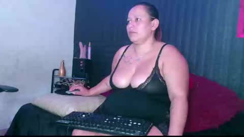 Snapshot of diana_lozano chatting on February 24, 3:09 pm Diana Lozano online show from February 24, 3:09 pm
