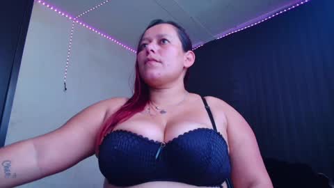 Snapshot of diana_lozano chatting on February 13, 12:11 pm Diana Lozano online show from February 13, 12:11 pm