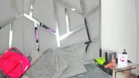 dianarous online show from October 3, 8:55 am