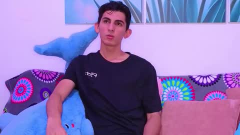 Ana  Leo online show from January 19, 2:27 pm