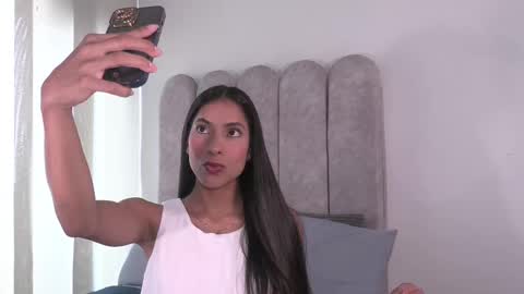 Snapshot of dianne_nanatzu chatting on February 13, 9:06 pm Melania - online show from February 13, 9:06 pm
