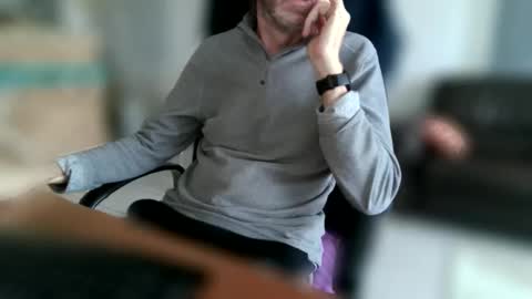 didonc from france..... online show from February 11, 10:19 am