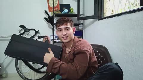 Snapshot of diegorogue_ chatting on December 31, 8:12 pm Diego rogue online show from December 31, 8:12 pm