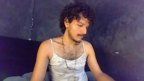 diemond_latinx98 online show from May 12, 3:32 pm