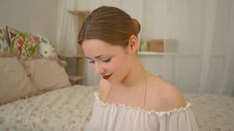 Sophie online show from April 4, 6:15 pm