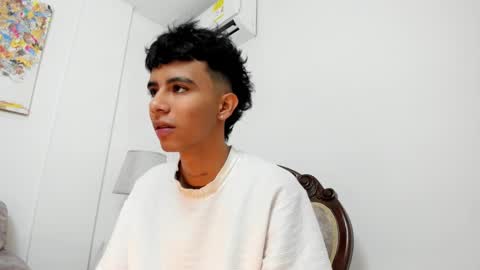 dikey_18 online show from February 8, 7:59 pm