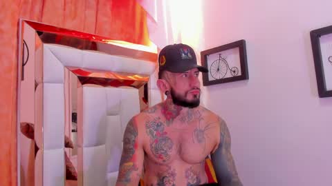dilan_scootk_ online show from April 4, 7:21 pm