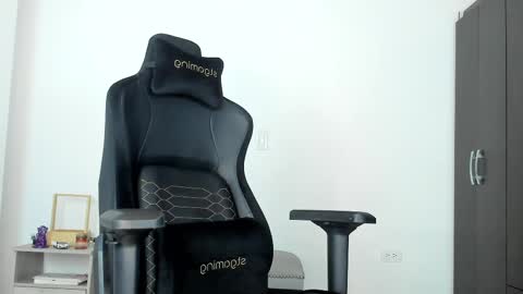 dimitricaruso online show from February 28, 12:43 am