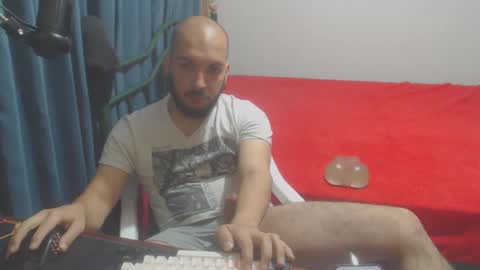 Snapshot of dinchtcams chatting on February 14, 6:45 am Dincht online show from February 14, 6:45 am