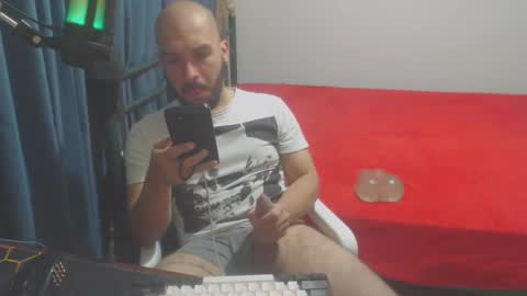 Snapshot of dinchtcams chatting on February 7, 7:07 am Dincht online show from February 7, 7:07 am