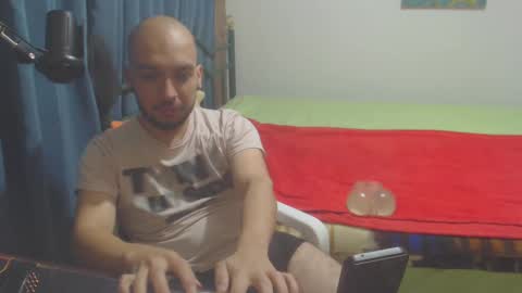 Snapshot of dinchtcams chatting on December 16, 5:17 am Dincht online show from December 16, 5:17 am