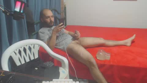 Snapshot of dinchtcams chatting on January 22, 11:34 am Dincht online show from January 22, 11:34 am