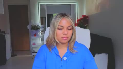 diosadeluniverso_ online show from February 10, 12:30 pm