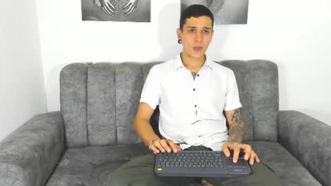 David Julian independent online show from June 18, 11:43 pm