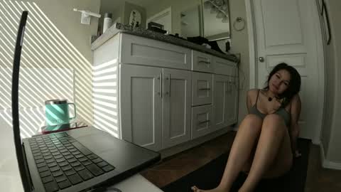 Snapshot of dirtygirldaisy chatting on February 20, 6:13 pm Daisy Love online show from February 20, 6:13 pm