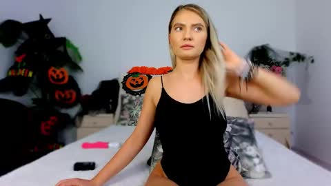 Snapshot of dirtystudentgirl chatting on October 21, 9:14 am Chloe online show from October 21, 9:14 am