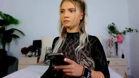 Snapshot of dirtystudentgirl chatting on September 29, 9:08 am Chloe online show from September 29, 9:08 am