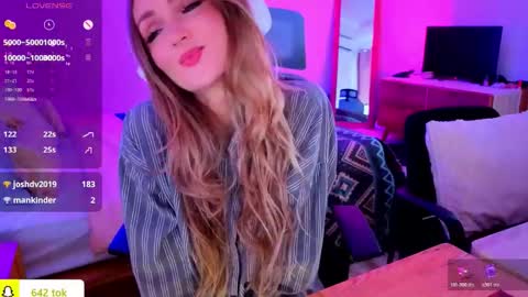 Snapshot of disney__princess chatting on October 24, 3:40 am JASMINE online show from October 24, 3:40 am