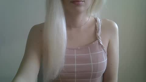 Snapshot of ditamilton chatting on October 7, 11:17 am DitaMilton online show from October 7, 11:17 am