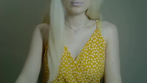 Snapshot of ditamilton chatting on February 10, 8:21 pm DitaMilton online show from February 10, 8:21 pm