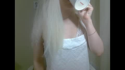 Snapshot of ditamilton chatting on September 19, 8:34 pm DitaMilton online show from September 19, 8:34 pm