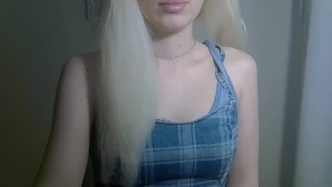 Snapshot of ditamilton chatting on October 12, 1:37 pm DitaMilton online show from October 12, 1:37 pm