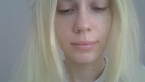 DitaMilton online show from April 22, 8:43 am