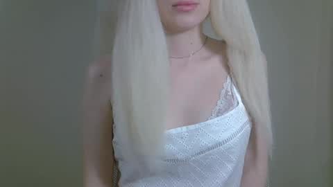 Snapshot of ditamilton chatting on October 1, 8:41 pm DitaMilton online show from October 1, 8:41 pm