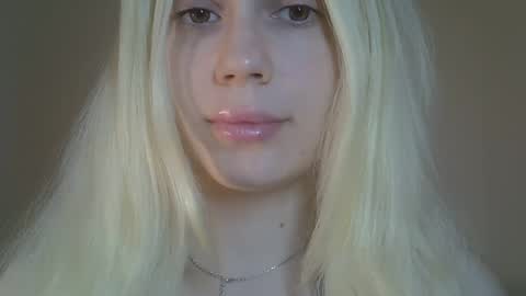 DitaMilton online show from April 1, 8:17 pm