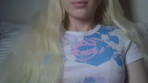 DitaMilton online show from January 11, 8:26 pm