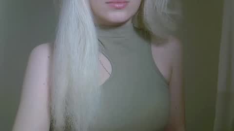 Snapshot of ditamilton chatting on October 9, 6:46 pm DitaMilton online show from October 9, 6:46 pm