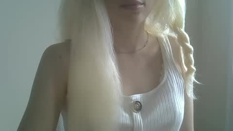 Snapshot of ditamilton chatting on September 13, 10:17 am DitaMilton online show from September 13, 10:17 am