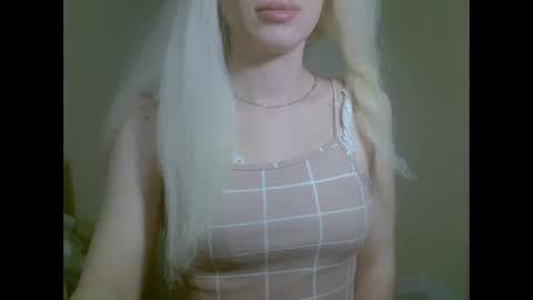 Snapshot of ditamilton chatting on September 10, 7:04 pm DitaMilton online show from September 10, 7:04 pm