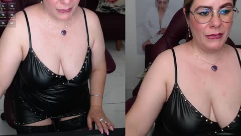Snapshot of diva_milf chatting on February 8, 1:54 am Diva online show from February 8, 1:54 am