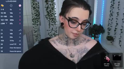 dixipixi_ online show from March 27, 8:26 am