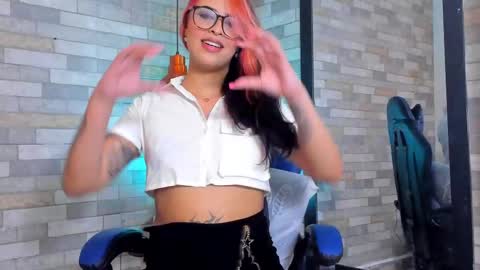 Snapshot of dixypalmer chatting on September 28, 7:23 pm DixyPalmer online show from September 28, 7:23 pm