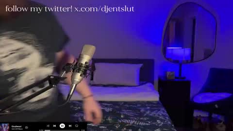 djentslut online show from December 7, 1:08 am