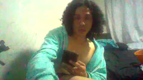 Snapshot of djo211294 chatting on January 8, 7:34 am djo211294 online show from January 8, 7:34 am