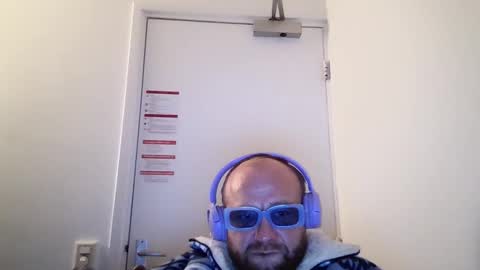 Snapshot of djschoor chatting on October 19, 7:18 pm djschoor online show from October 19, 7:18 pm